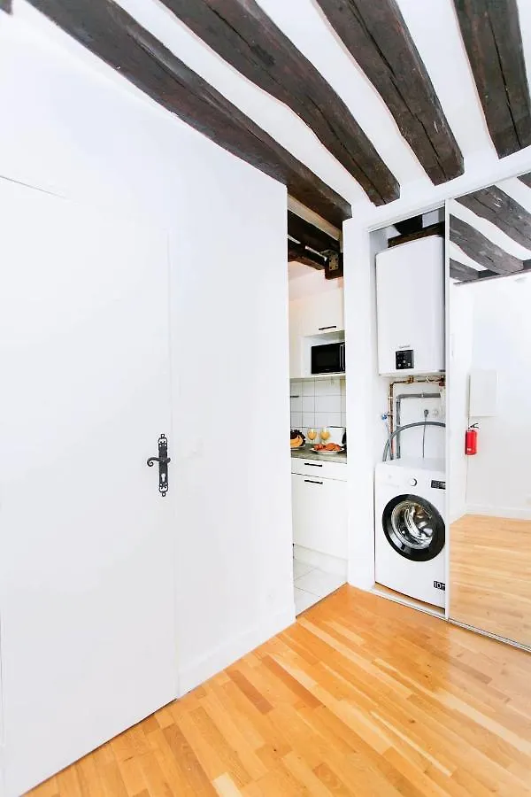 Louvre & Rivoli - City Apartment Paris France