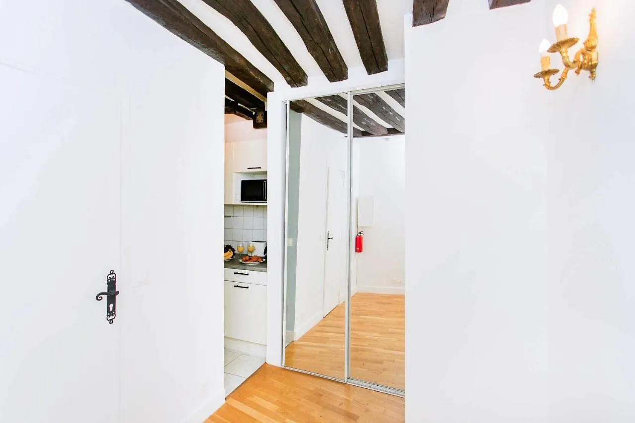 Louvre & Rivoli - City Apartment Paris France