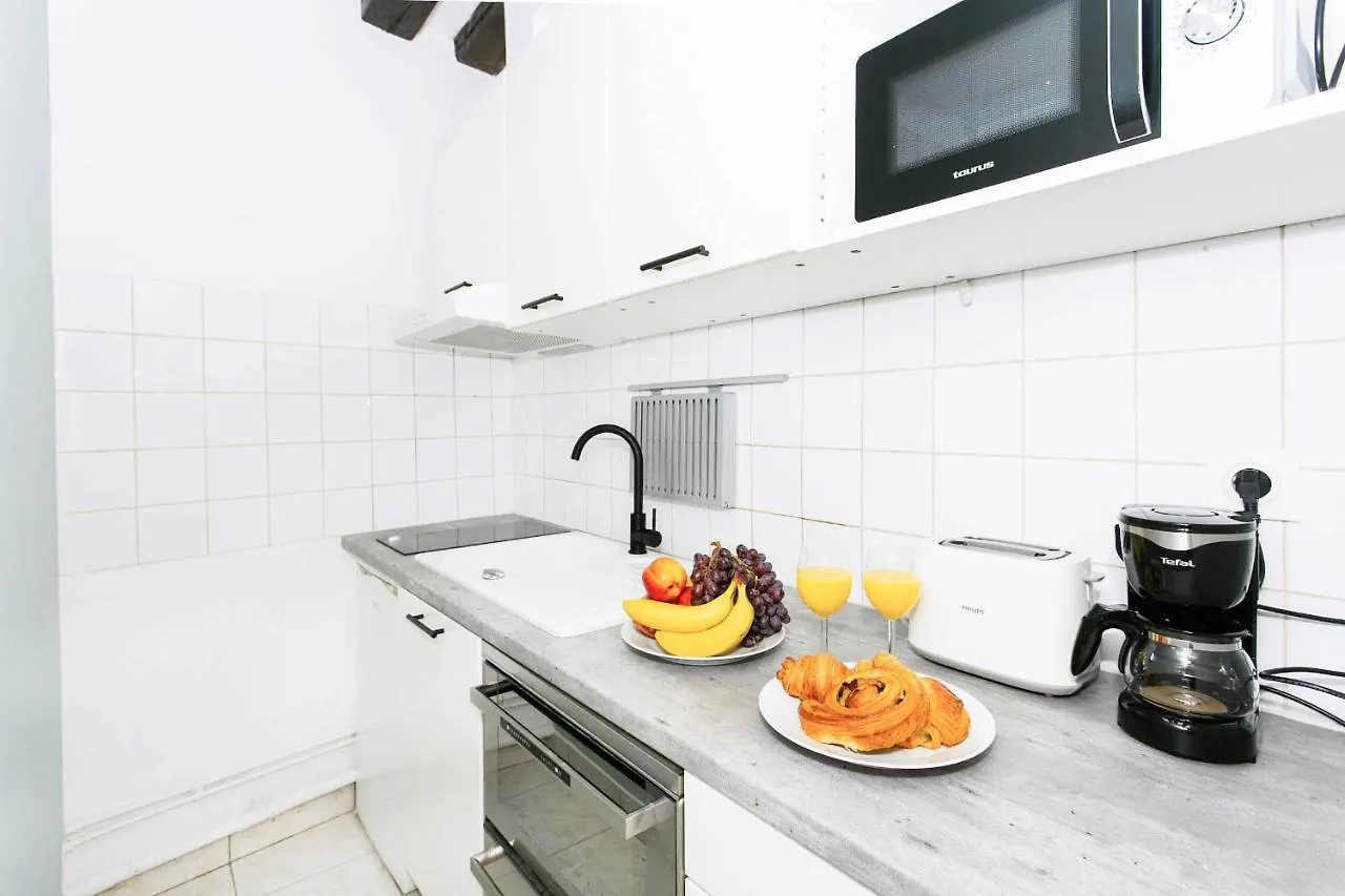 Louvre & Rivoli - City Apartment Paris