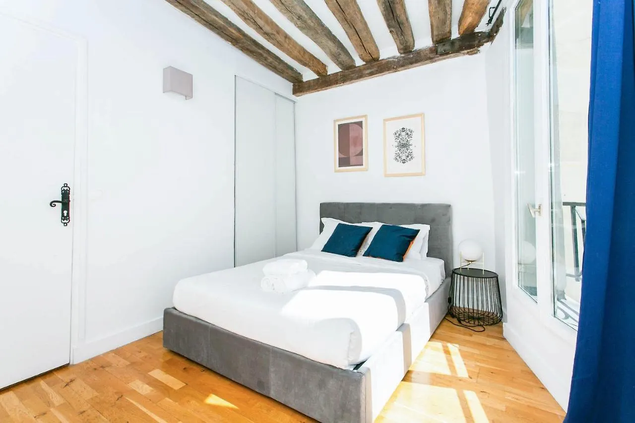 Louvre & Rivoli - City Apartment Paris France